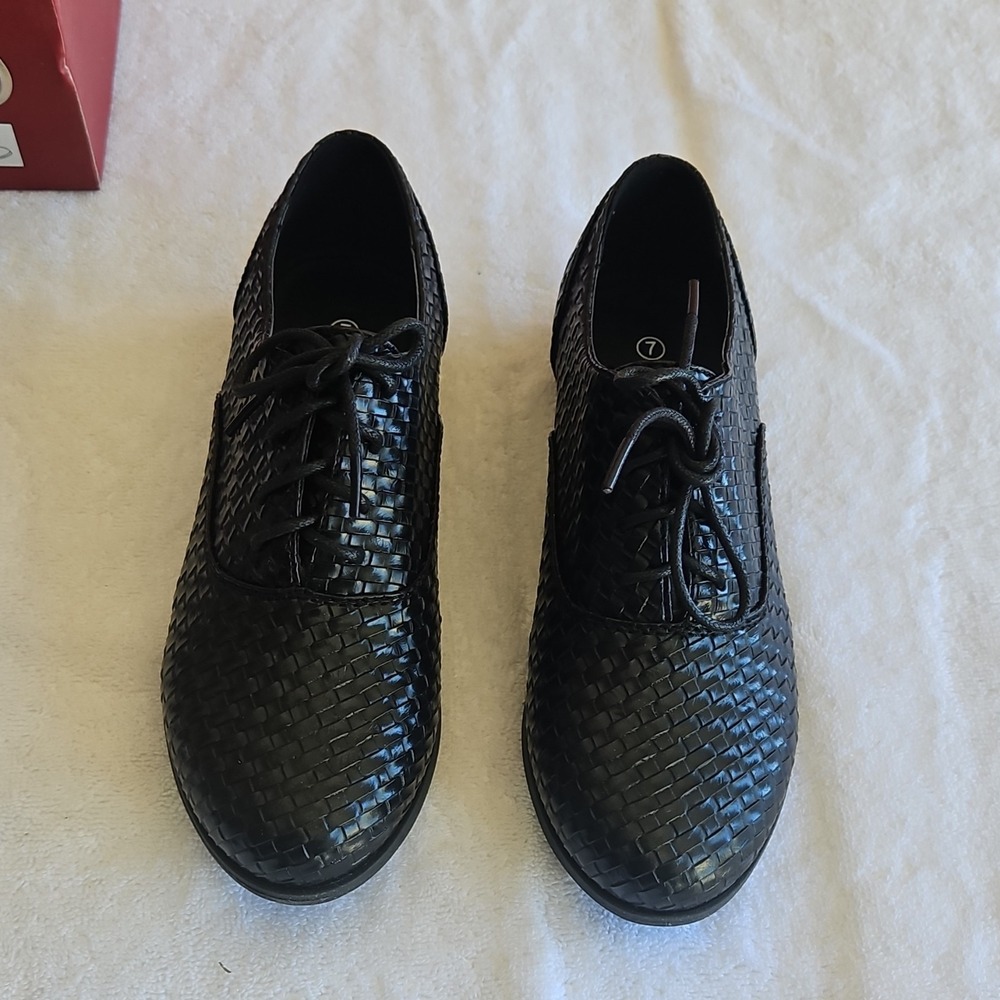 Refresh Black Woven Lace Up Women's‎ Flats Size 7 Round Toe Casual